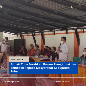 Bupati Toba Serahkan Bansos Uang tunai dan Sembako kepada Masyarakat Kabupaten Toba