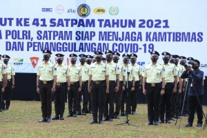 Polri Tetapkan Seragam Baru Satpam Berwarna Krem Untuk Mengurangi Kemiripan Degan Polisi