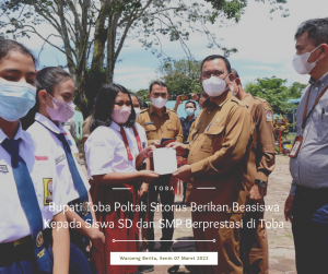 Bupati Toba Poltak Sitorus Berikan Beasiswa Kepada Siswa SD dan SMP Berprestasi di Toba Serta Meninjau Pengobatan Gratis di Puskesmas Soposurung