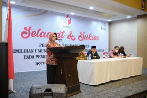 Lantik 24 Panwascam Kota Pematangsiantar, Wali Kota Susanti Minta Panitia Untuk Profesional dan Netral