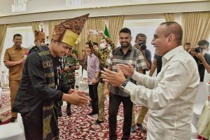 Bertemu Edy Rahmayadi, Jeka Saragih Minta Gubernur Perbaiki Jalan di Kampung Halamannya
