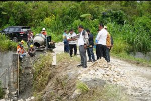Tinjau Rekronstruksi Pembangunan Jalan di Parlilitan dan Tarabintang, Bupati Humbahas Sebut Pembangunan Akan Mempermudah Akses Mobilitas