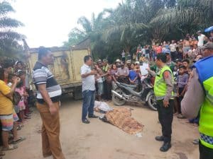 Dua Orang Pengendara Sepeda Motor Tewas Terseret Dump Truk di Simalungun