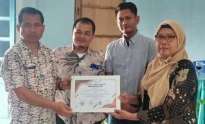 Bupati Simalungun Terima Penghargaan Dari Sumut Mengajar Sebagai Pengarah dan Penasehat Pada Pengabdian Masyarakat