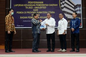 Gubernur Sumatra Utara Serahkan LKPD Unaudited  Pemprov Sumut Ke BPK