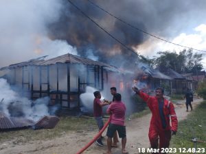 Kebakaran Di Dusun V Riainite Desa Lumban Pea Melahap 2 Rumah Sepi Dan 2 Rumah Panggung