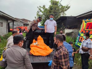Seorang Pria Ditemukan Tak Bernyawa Di Pinggir Jalan