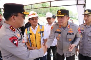 Kapolres Simalungun Mendampingi Kapolda Sumut Cek Kesiapan Jalan Tol Sinaksak, Prediksi Arus Mudik meningkat