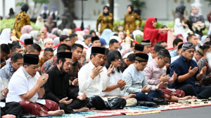 Presiden dan Ibu Iriana Salat Iduladha 1444 H di Istana Yogyakarta Bersama Masyarakat