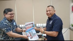 Eksklusif, Kapuspenkum Kejagung Bagikan Majalah Untuk IMO-Indonesia