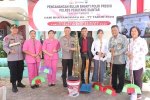 Polres Pematangsiantar Serahkan Bansos Dalam Rangka HUT Bhayangkara Ke-77 Tahun 2023