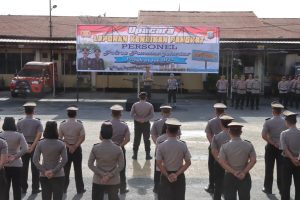 Kapolres Pematangsiantar Pimpin Pelaksanaan Upacara Kenaikan Pangkat 31 Personil