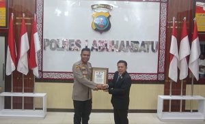 Apresiasi Jumat Curhat Program Favorit, Polres Labuhanbatu Terima Penghargaan Dari Lemkapi