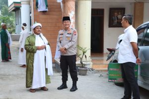 Kapolda Sumut Sumbang Hewan Kurban untuk TGB Tokoh Agama Serambi Babussalam dalam Rangka Hari Bhayangkara Ke-77 Menjelang Idul Adha 1444H