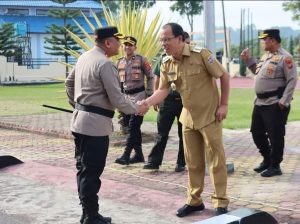 Dosmar Banjanahor, SE Bersama Forkopimda Humbahas Hadiri Apel Kasatkamling Tahun 2023