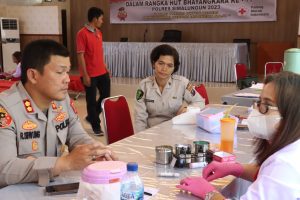 Bulan Bakti Polri Presisi Kapolres Bersama Personel Polres Simalungun Dan Bhayangkari Menggelar Kegiatan Donor Darah