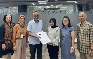 Akhirnya !!! Kemenkeu Menyerahkan Dokumen Informasi Hasil Audit JKN Kepada Indonesia Corruption Watch (ICW)
