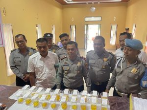 Perangi Narkoba, Kasi Propam Polres Labuhanbatu Test Urine Seluruh Personel Polsek Jajaran