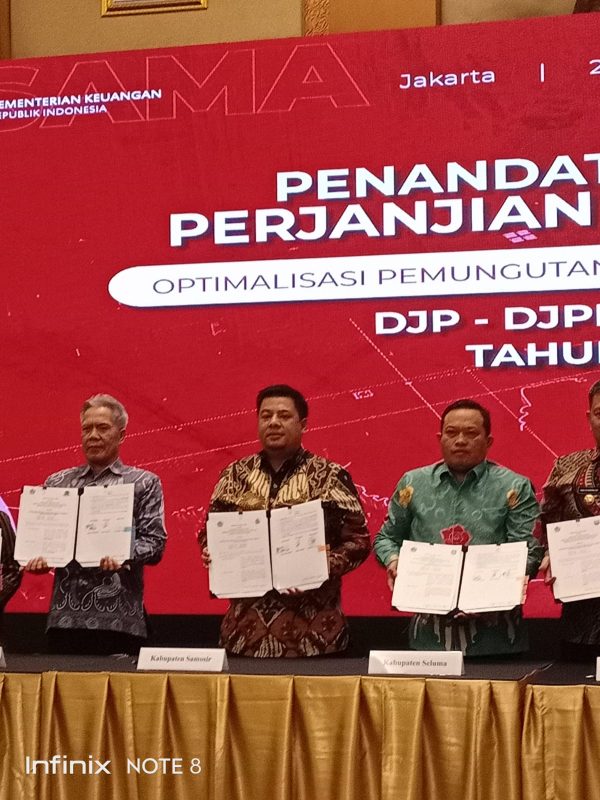 Bupati Samosir – DJPK Tandatangani MoU Terkait Optimalisasi Pajak Pusat dan Pajak Daerah
