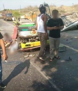 Bus Lamsayang Kontra Truk Barang, 1 Orang Penumpang Tewas, 1 Luka Berat