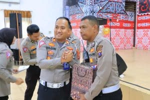 Peringati Hari Lalu Lintas Ke-68, Polres Labuhanbatu Laksanakan Bakti Sosial