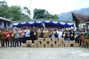 Bupati Samosir Berikan Tambahan Anggaran Untuk Desa