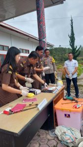 Kejaksaan Negeri Humbang Hasundutan Lakukan Pemusnahan Barang Bukti Dengan 23 Perkara
