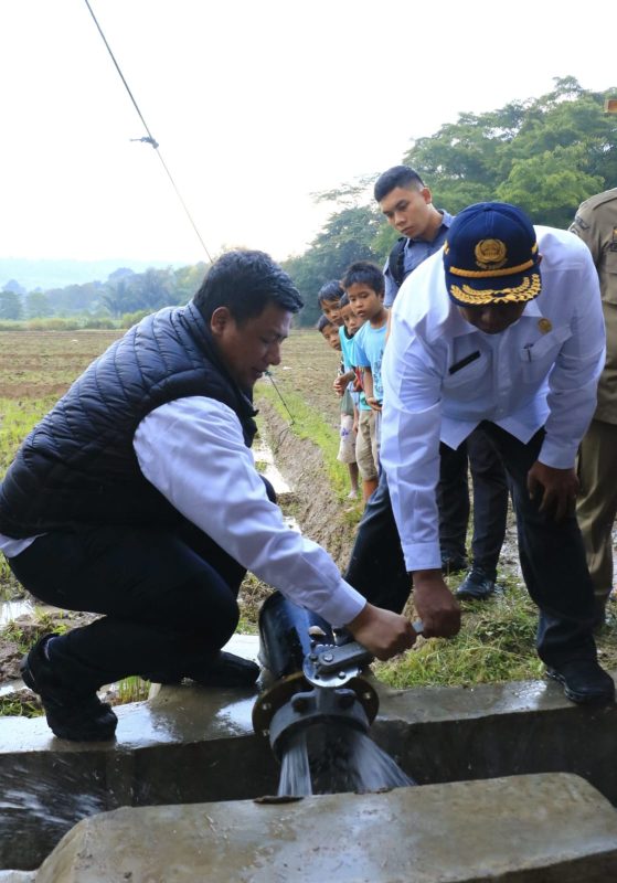 Bupati Samosir Resmikan PLTS Pompa Air Peningkatan Produktivitas Pertanian