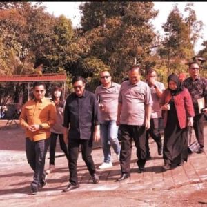 Djarot Serahkan Bantuan kepada Poktan Pakpak Bharat