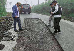 Lagi! Bupati Humbahas Tinjau Proyek Pembangunan Jalan Kabupaten