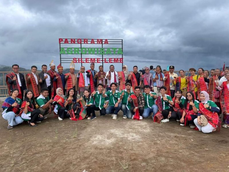 Bupati Humbahas Buka Secara Resmi Agrowisata ‘Sileme-leme’ 