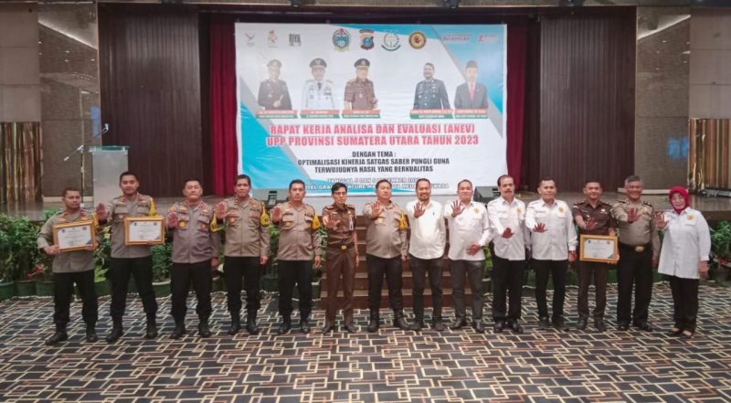 Polres Labuhanbatu Terima 2 Penghargaan Terbaik Dari Ketua Saber Pungli Provinsi Sumut