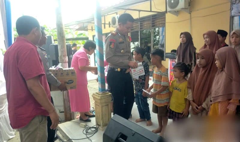 Gelar Syukuran Naik Pangkat, Kapolsek Bilah Hilir Santuni Anak Yatim Dan Kaum Dhuafa