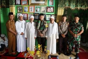 Silaturahmi Dengan Ulama Kecamatan Marbau, Kapolres Labuhanbatu Kunjungi Persulukan Al-Barokah