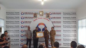 Pemkab Pakpak Bharat Terima Penghargaan Dari Ombudsman RI