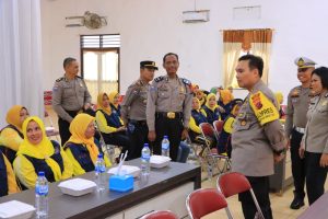 Kapolres Labuhanbatu Kembali Jalin Keakraban Dengan Petugas Kebersihan