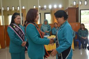 Ketua TP PKK Dairi Lantik Ketua TP PKK dan Bunda PAUD Desa Bukit Tinggi