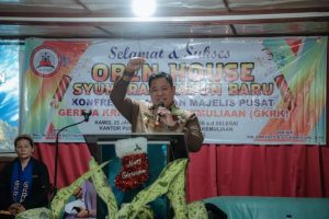 Bupati Eddy Berutu Ajak Jemaat GKRK Membangun Bangsa Lewat Iman