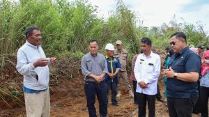 Bupati Eddy Berutu Tinjau Langsung Pembukaan Jalan di Desa Sibira
