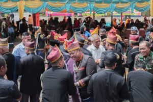 Bupati Eddy Berutu Hadiri Pelantikan Pengurus Lembaga Adat Sulang Silima Marga Angkat se-Dunia