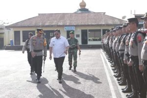 Bupati Eddy Berutu Hadiri Apel Pergeseran Pasukan Pengamanan TPS Pemilu 2024