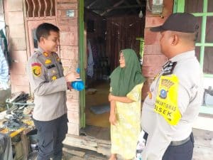 Berbagi Di Bulan Ramadan, Polsek Bilah Hilir Salurkan Bantuan Kepada Kaum Dhuafa