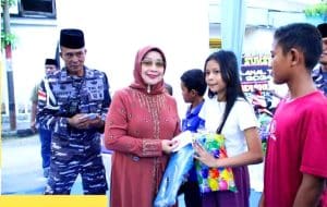 Hadiri Hut Ke-19 Lanal Tanjung Balai, Plt Turut Berbagi Takzil Kepada Warga