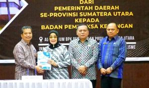 Plt Bupati Serahkan Laporan Keuangan Pemkab Labuhanbatu Ke BPK RI