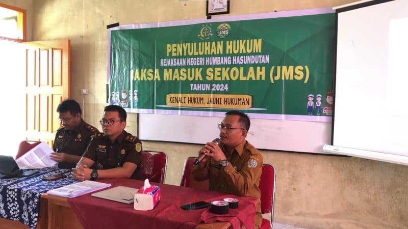 Kejari Humbahas Gelar Kegiatan “Jaksa Masuk Sekolah”
