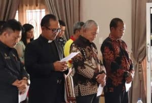 Pemkab Pakpak Bharat Melaksanakan Ibadah Umum Bagi Umat Kristiani