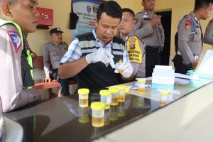 Gelar Gaktibplin Di Polres Labuhanbatu, Propam Poldasu Test Urine Personil
