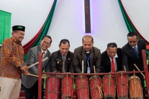 Wabup Pakpak Bharat Hadiri Sinode Sinunu