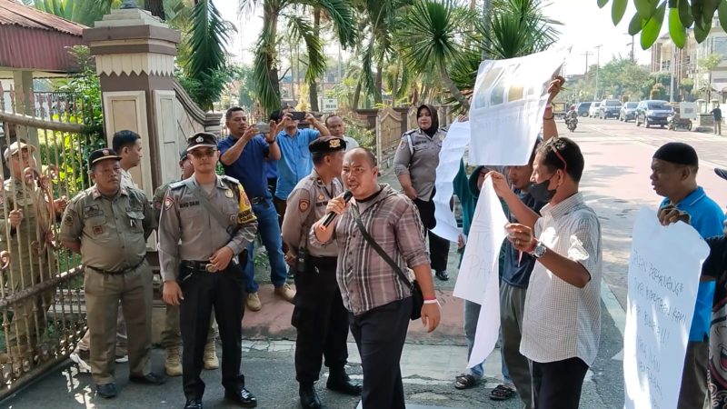 Warga Ujuk Rasa Ke Pemko Tebing Tinggi Akibat Bangunan Waterpark Yang Menutupi Drainase