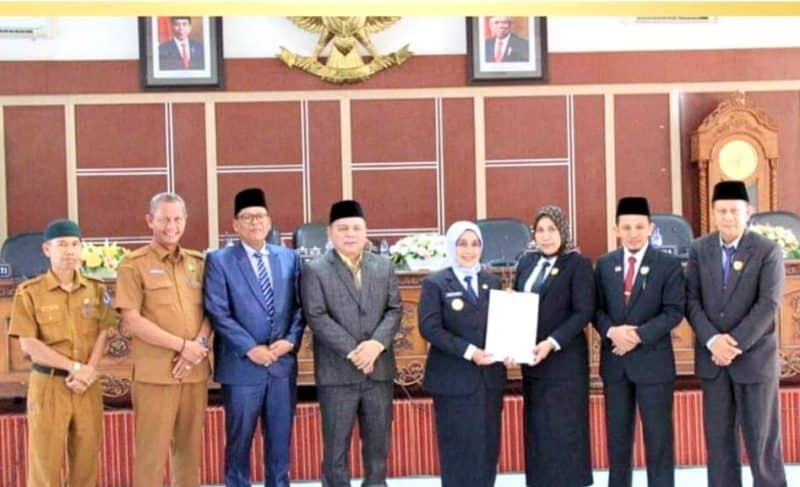 Plt Bupati Terima Rekomendasi DPRD Tentang LKPJ Keuangan Bupati Labuhanbatu Tahun 2023